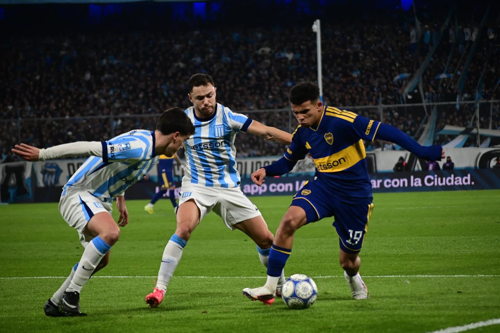 Boca remontó ante Racing y se metió en semis de la Copa Argentina
