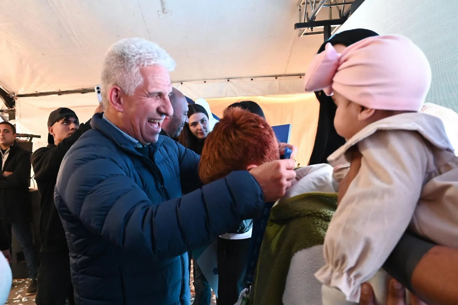 Acusan al gobernador Poggi de enriquecimiento ilícito por la compra masiva de inmuebles