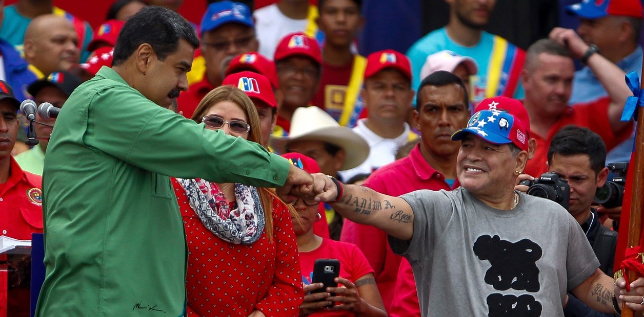 Nicolás Maduro recordó a Diego Maradona y le pidió que “no deje dormir” a Javier Milei