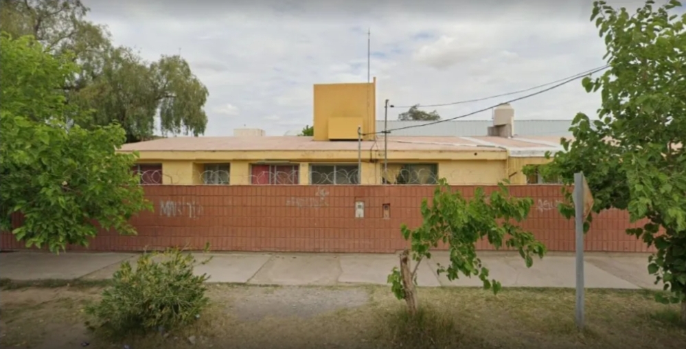 Dos chicas fueron asaltadas por un ladron con arma de fuego cuando regresaban de la escuela hacia la casa