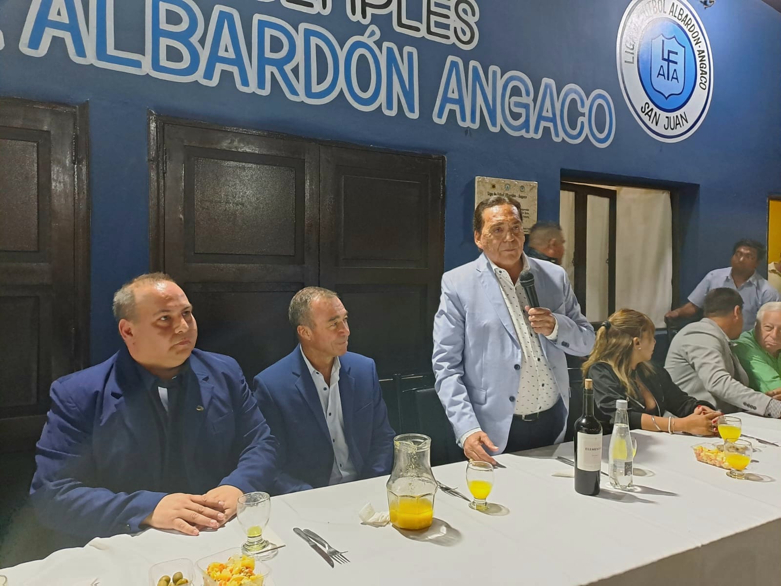 Fabián Martin visitó Albardón por el aniversario de su liga local