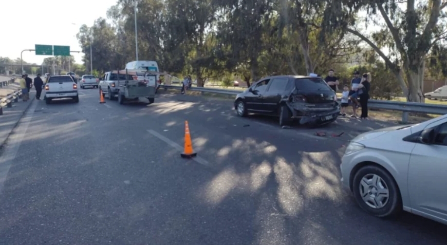 Un choque en avenida Circunvalación causó caos vehicular