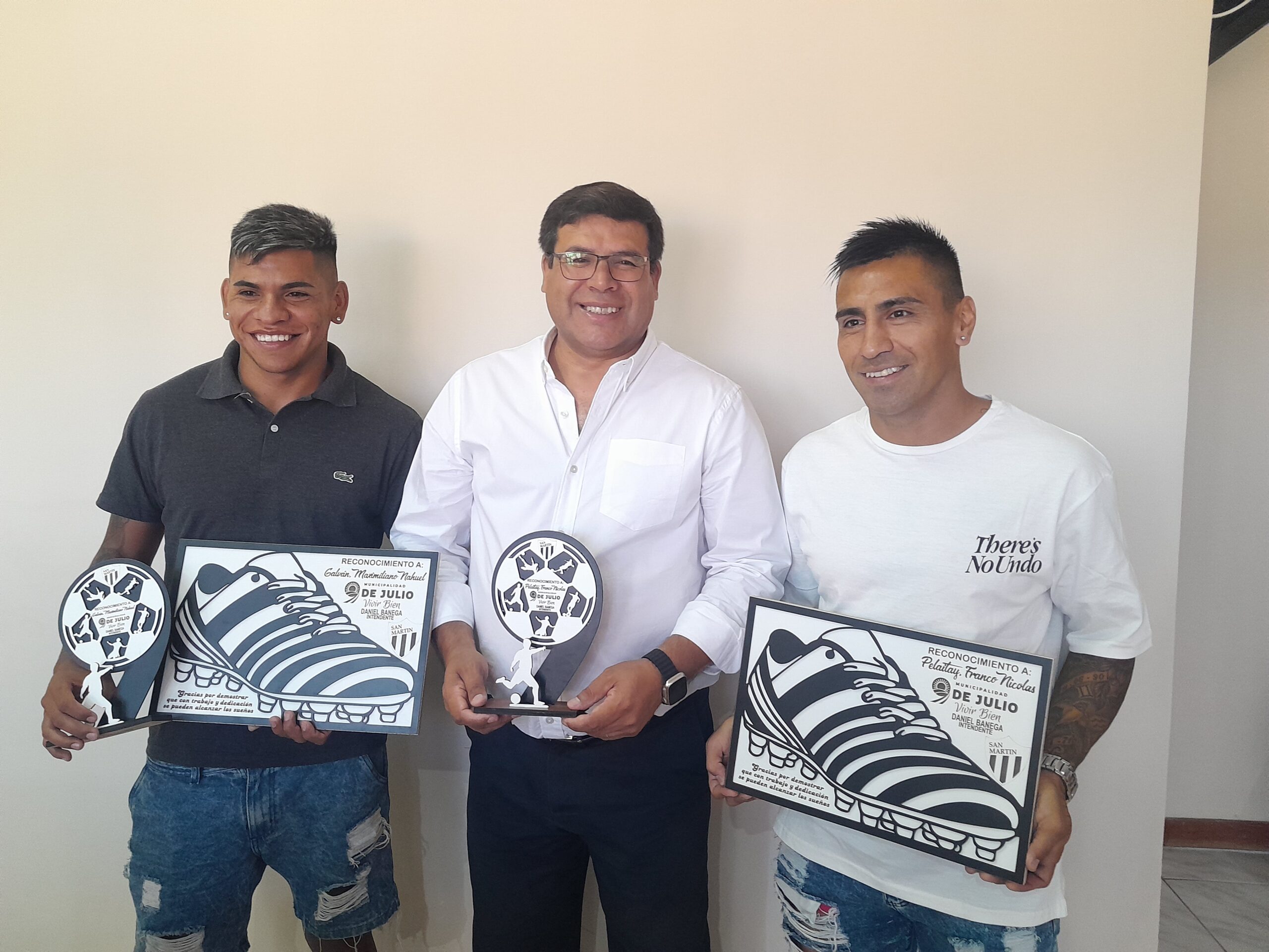 El intendente Daniel Banega recibió a los campeones oriundos de 9 de Julio