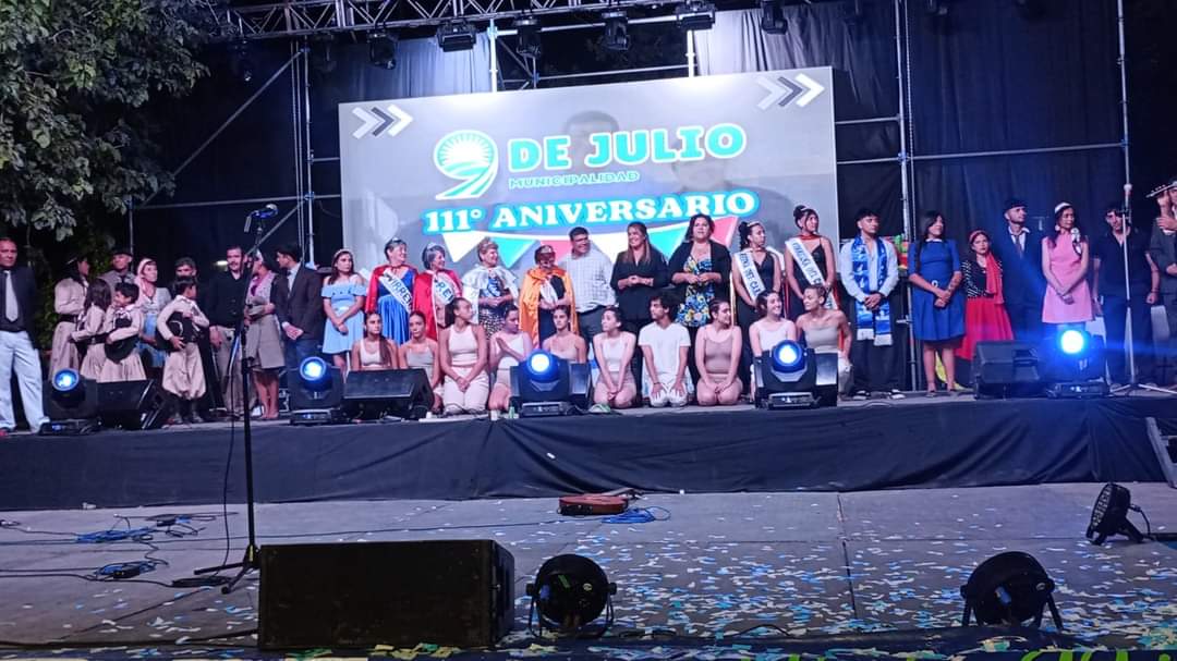 9 de Julio celebró su cumpleaños con una gran fiesta en Plaza Independencia