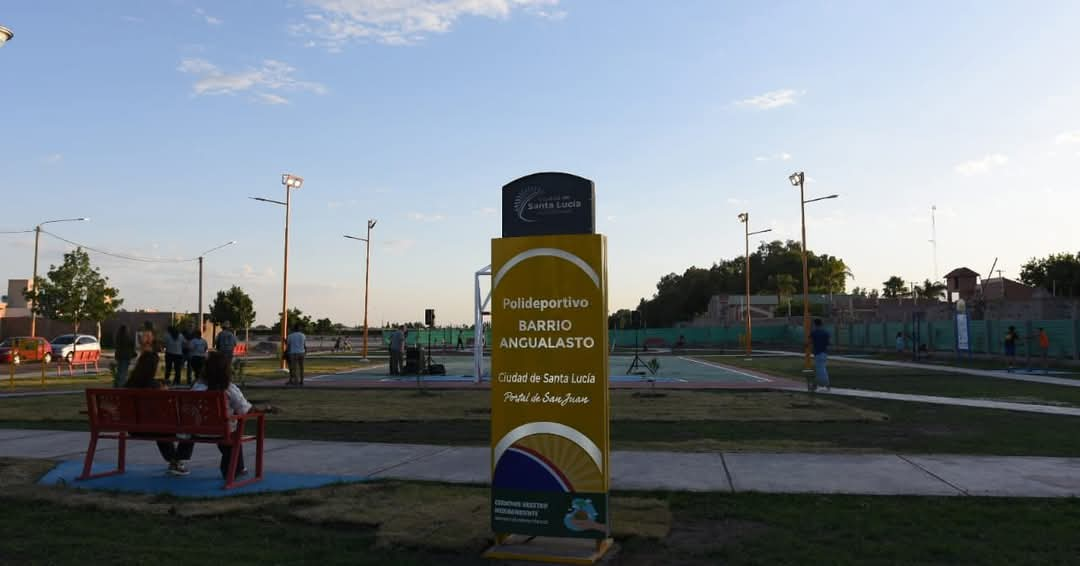 Inauguración de un nuevo polideportivo en Santa Lucía