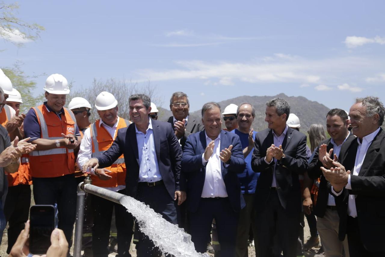 Orrego inauguró obras clave para mejorar el servicio de agua potable en Valle Fértil