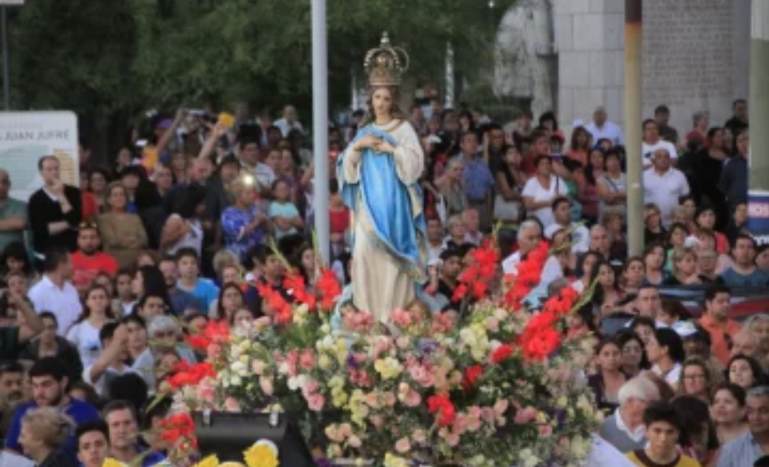 Piden colaboración para adornar la imagen de la Virgen