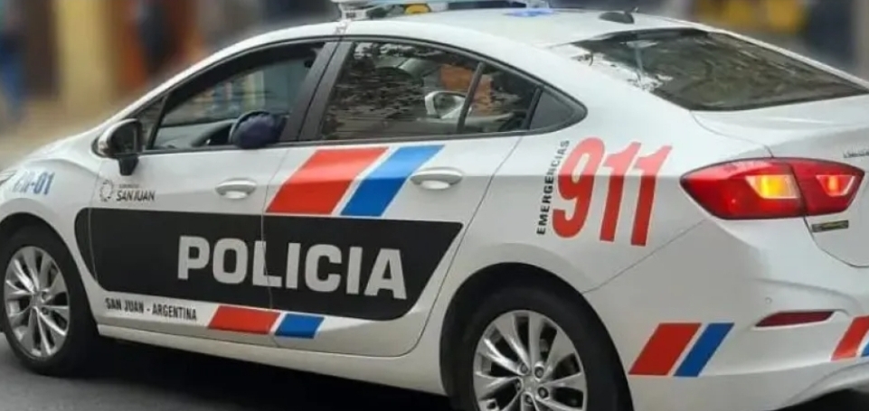 Intentó abrir un auto con un destornillador y fue detenido por la